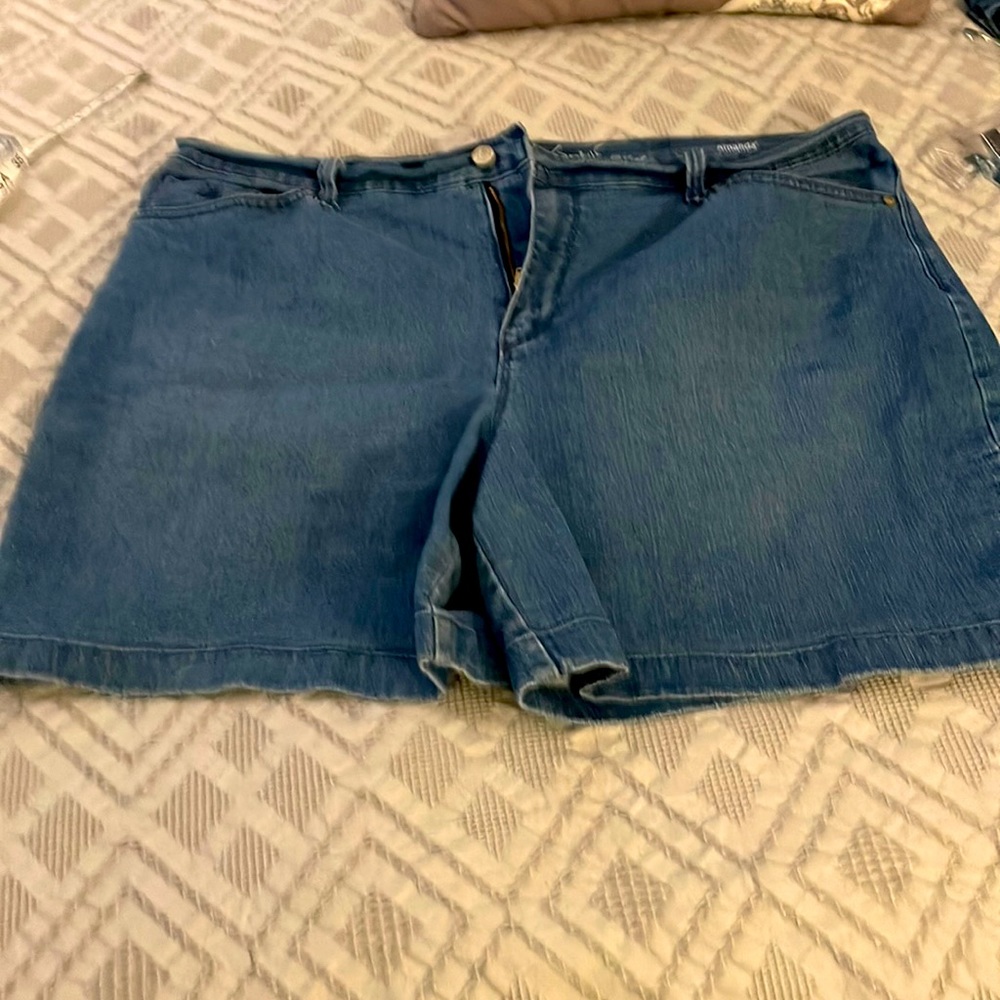 Gloria Vanderbilt Jean shorts 16